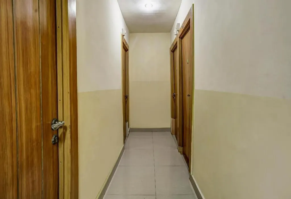 OYO 90158 Hotel Lendosis Perintis Kemerdekaan-1
